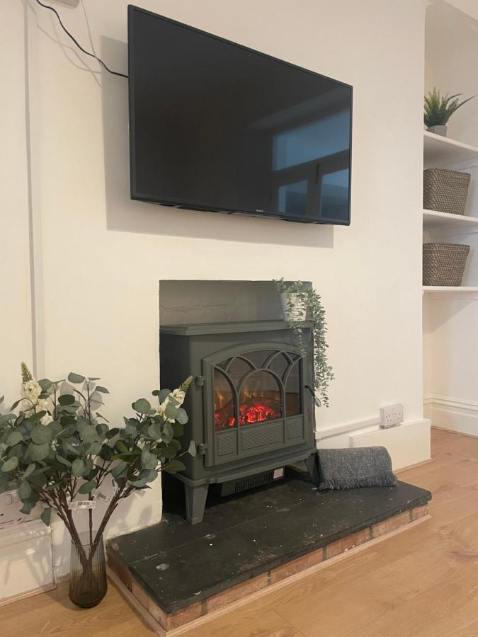 Heathcliff - 5 Bedroom House In Town Centre 滕比 外观 照片