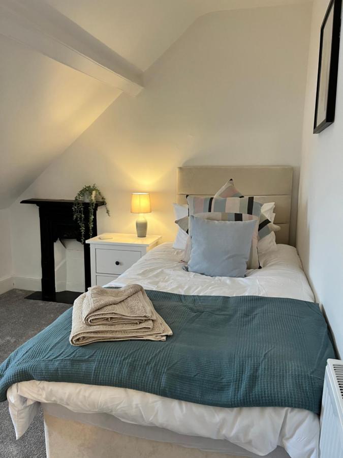 Heathcliff - 5 Bedroom House In Town Centre 滕比 外观 照片